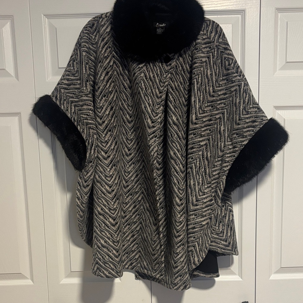 E Studio Ladies Chevron Patterned Cape with Black Faux Fur Trim